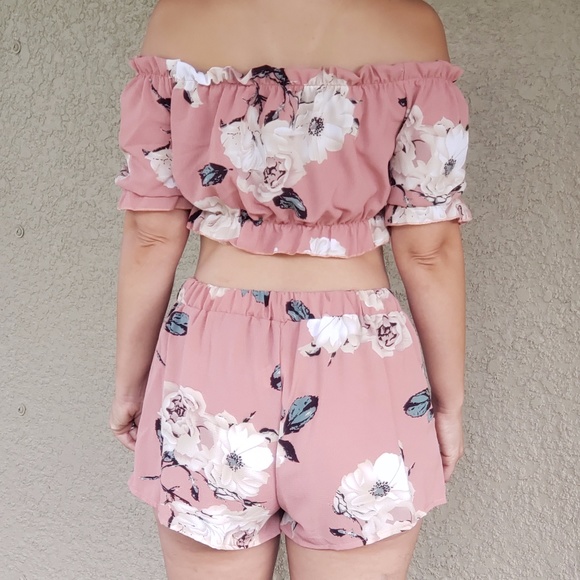 Stop n' Smell the Roses Short Set - Picture 4 of 6